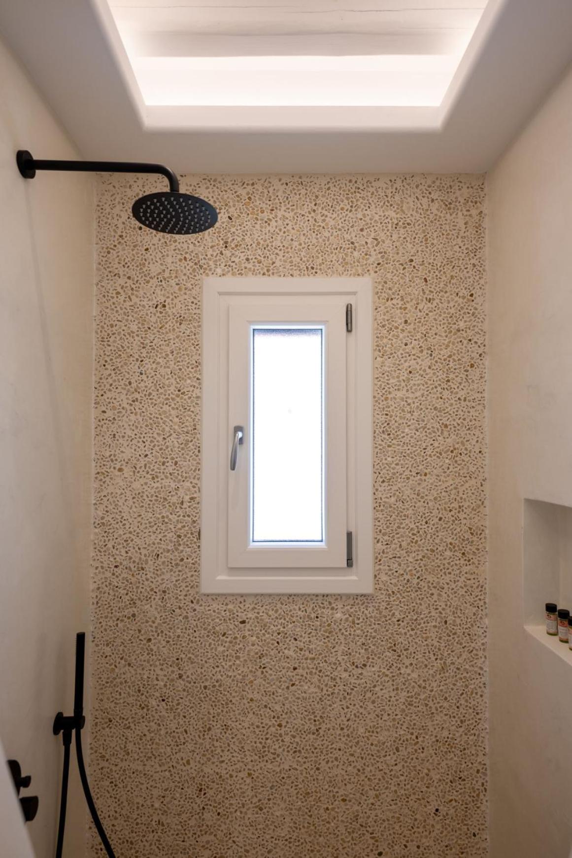 Apartment Gallantry